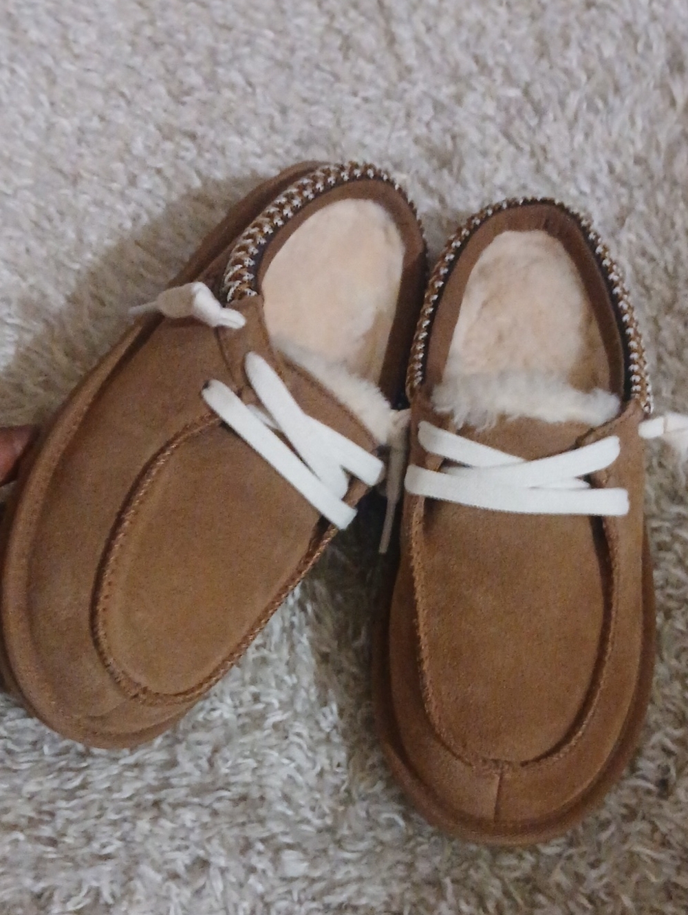 NWOT UGG SHOES/SLIPPERS